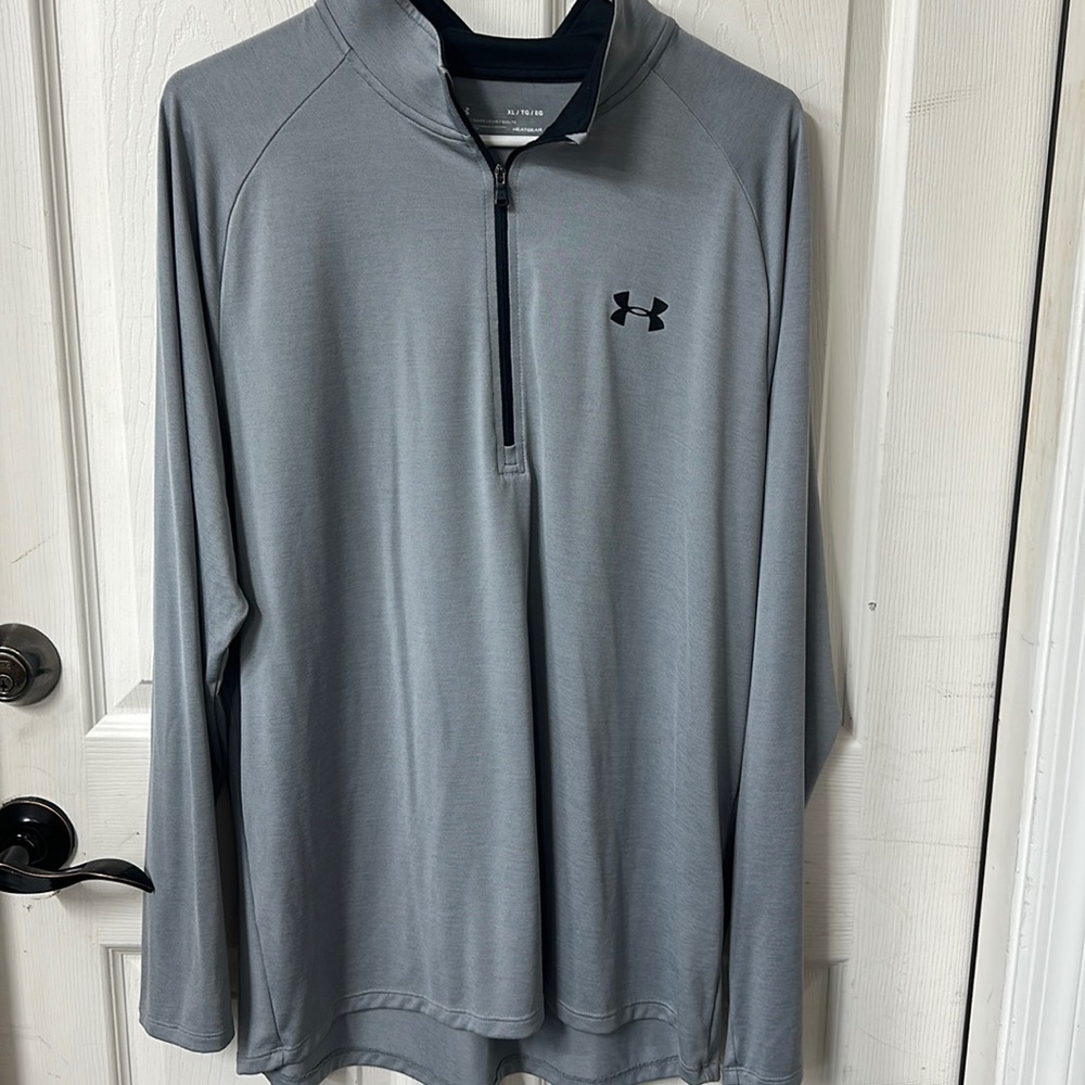 XL under armour pullover